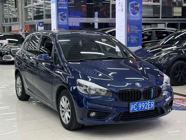 BMW 2 Series Touring 2016 218i Fashion Model фото 3