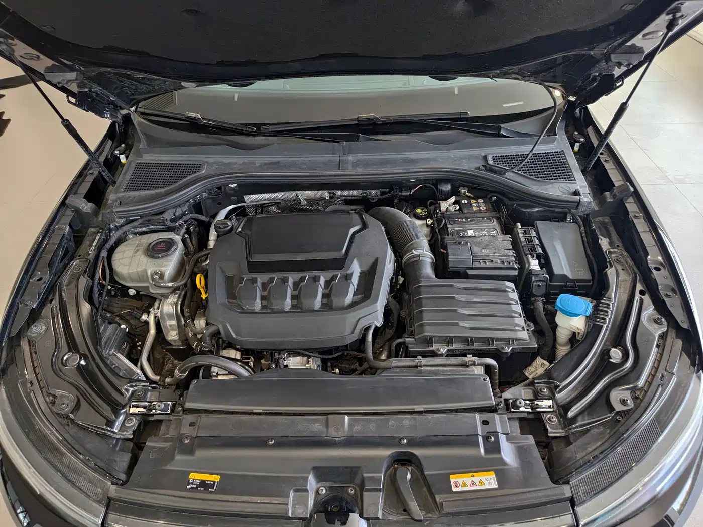 Volkswagen Passat 2025 Pro 380TSI Dragon Prestige Edition фото 14