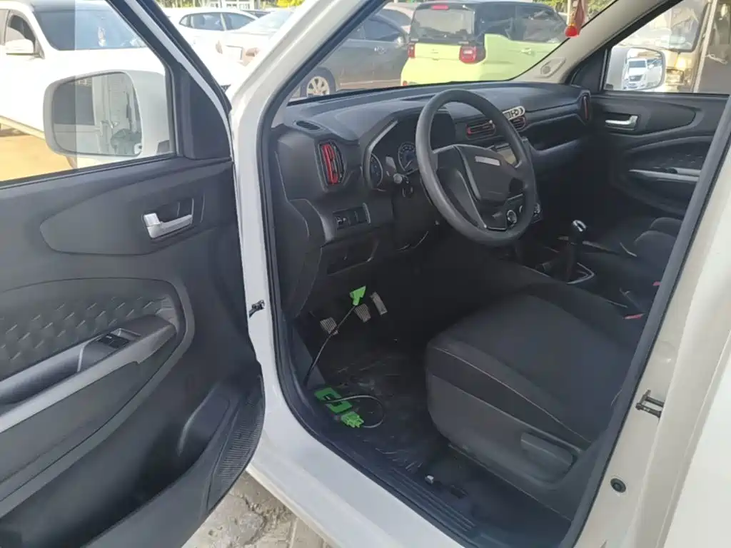 Dongfeng Fengguang Fengguang 380 2023 2022 1.5L Comfort Bus (Leaf Spring) 5-Seater