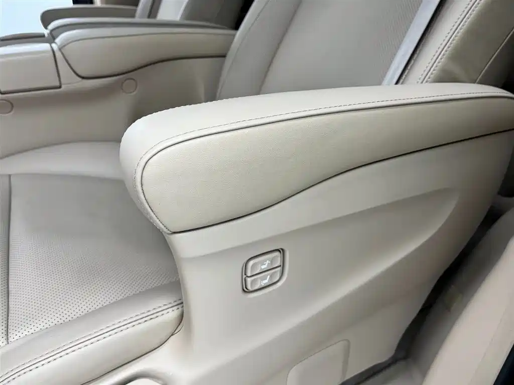 Toyota Alphard 2011 3.5L Luxury Edition фото 20