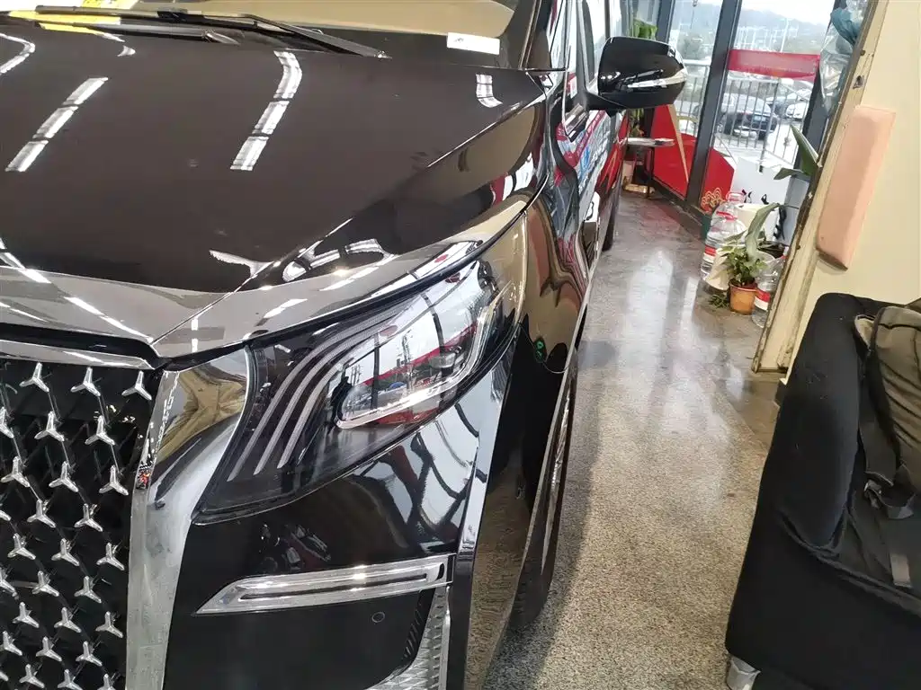 Mercedes-Benz Vito 2023 2.0T Business 7-Seater фото 24