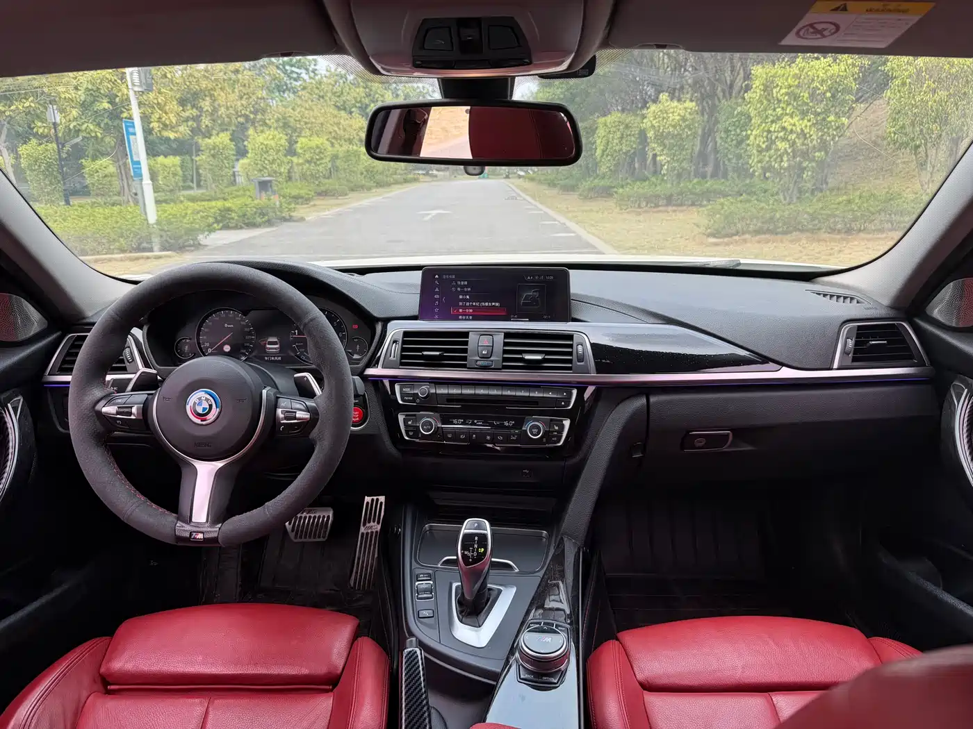 BMW 3 Series 2018 330Li M Sport Black Night Edition фото 8