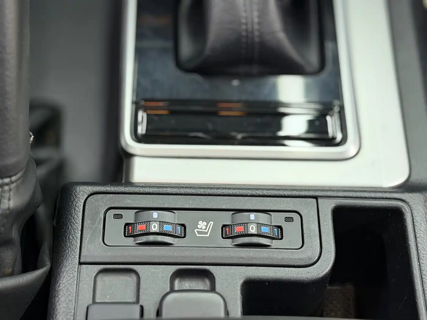 Toyota Prado 2019 3.5L Automatic TX-L Zunxiang Edition фото 10