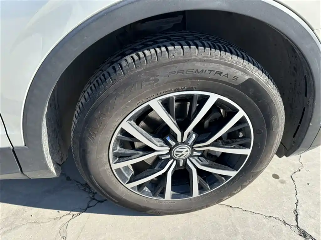 Volkswagen Tiguan L 2017 330TSI Automatic 2WD Luxury Edition фото 28