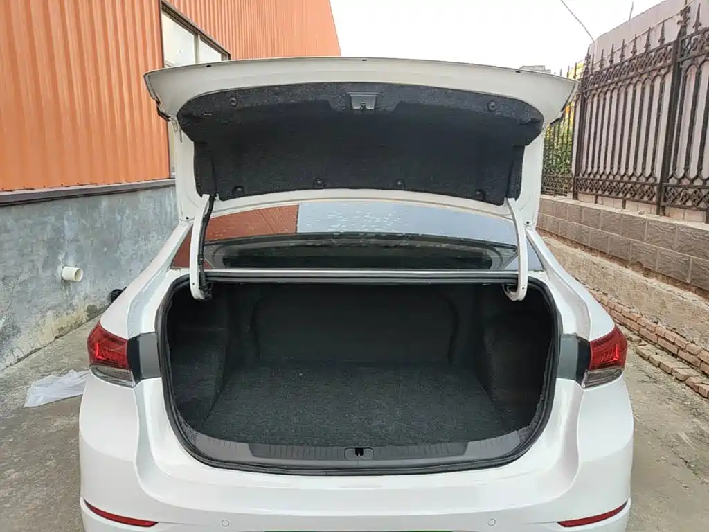 Фото 19 - Buick Excelle