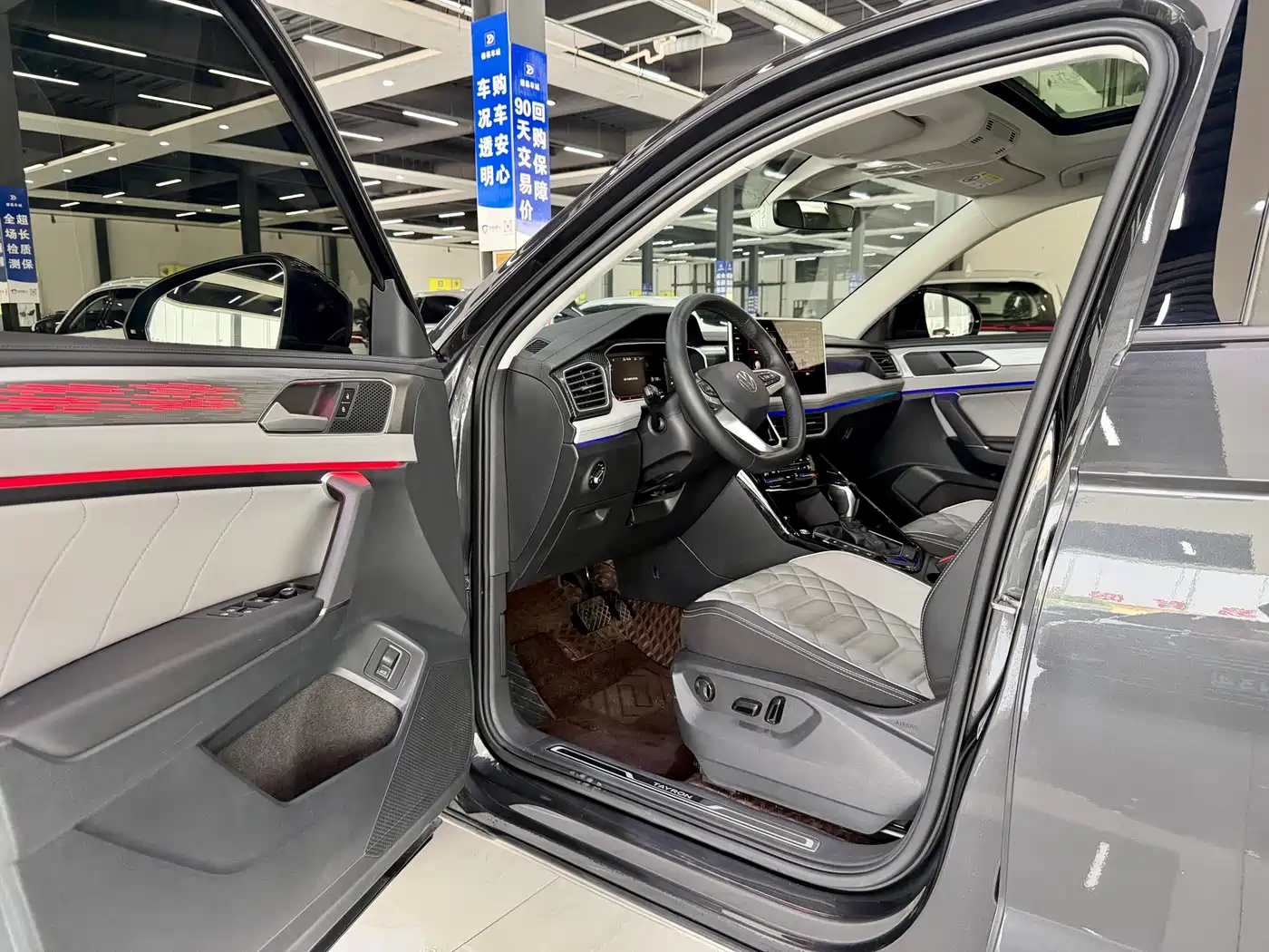Volkswagen Tayron 2023 280TSI 2WD Luxury Plus Advanced Edition фото 4