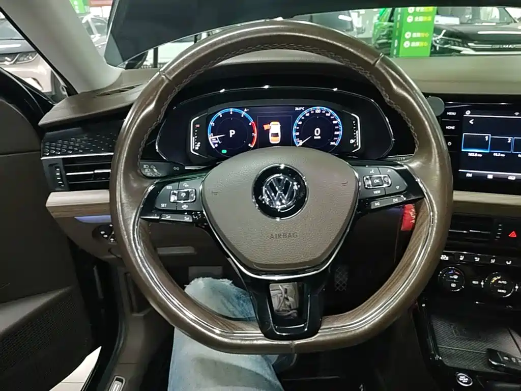 Фото 3 - Volkswagen Passat
