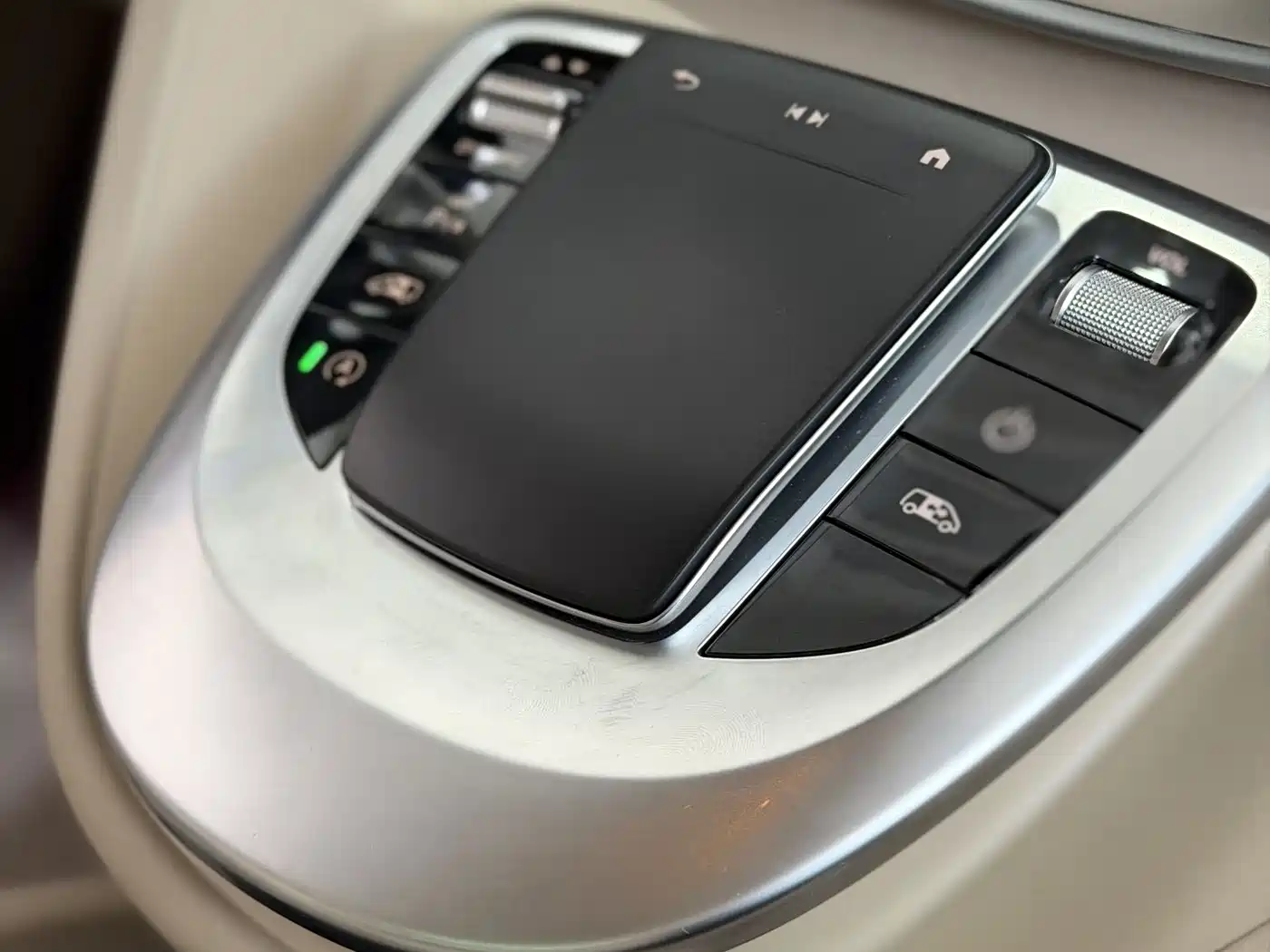 Mercedes-Benz V-Class 2021 V 260 L Long Wheelbase Premium Edition фото 10