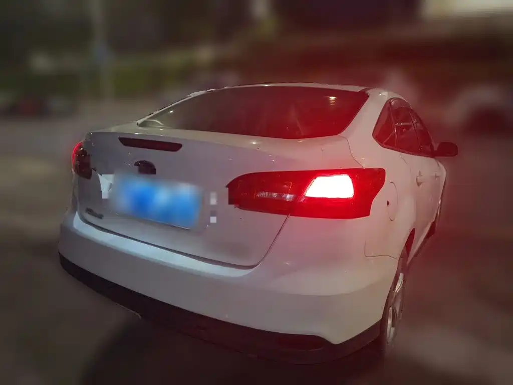 Фото 5 - Ford Focus
