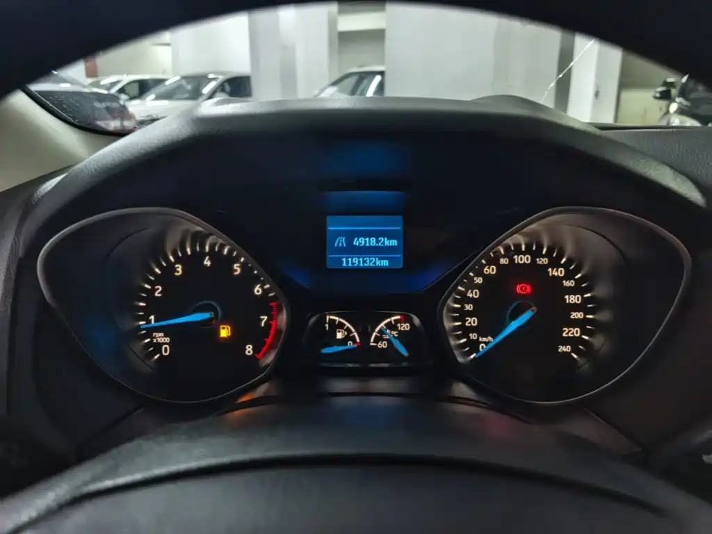 Photo 12 - Ford Focus