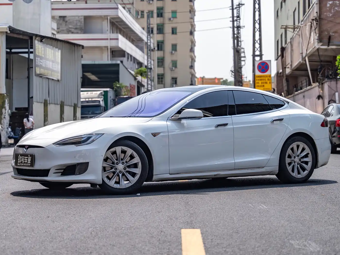 TESLA MODEL S