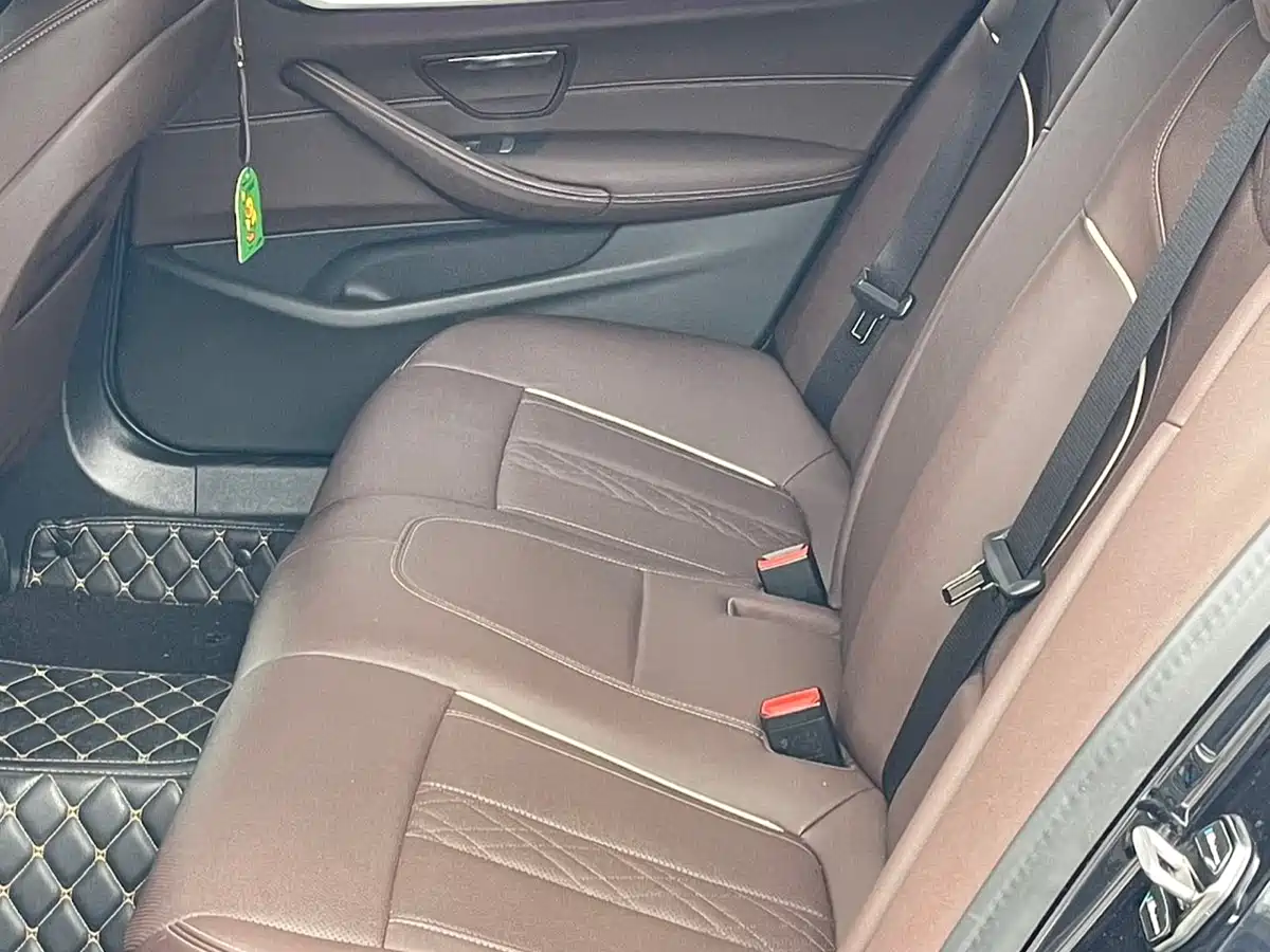 BMW 5 Series 2023 530Li Leading M Sport Package фото 7
