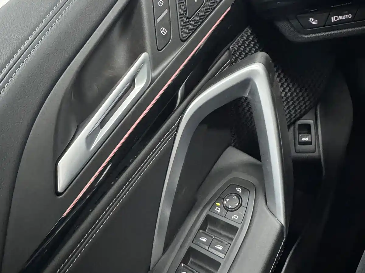 BMW X1 2024 sDrive20Li X Design Package фото 12