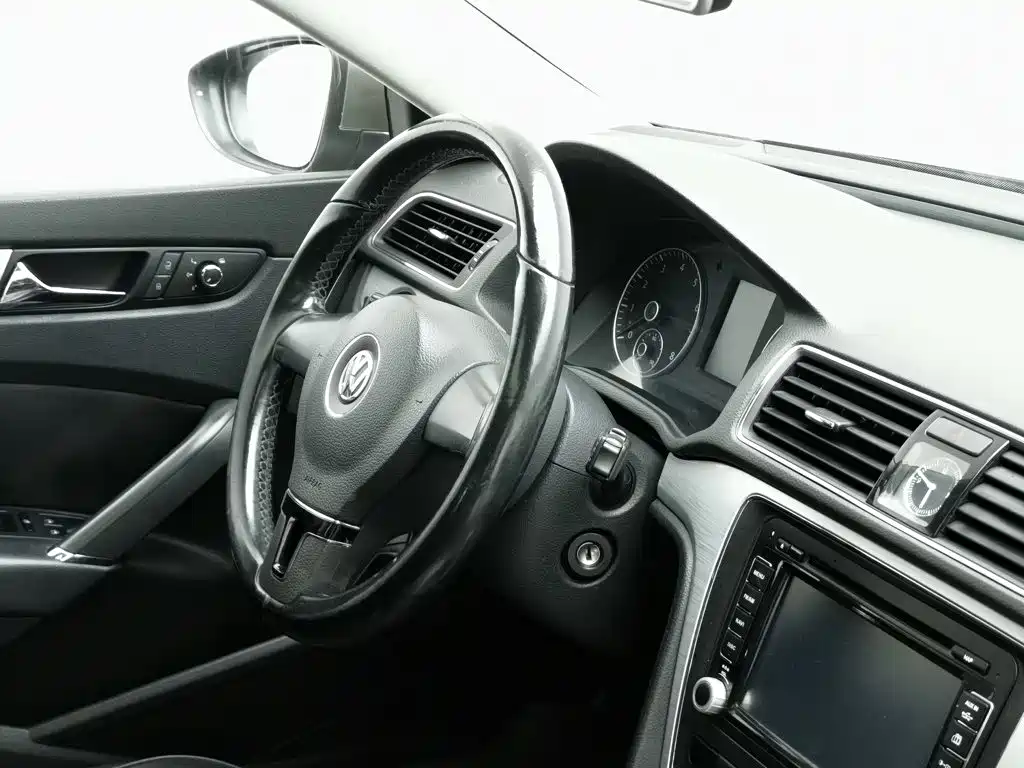 Фото 22 - Volkswagen Passat