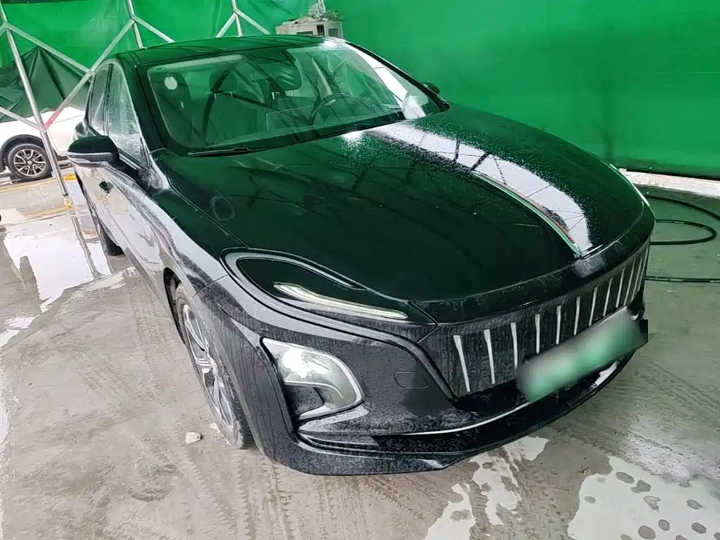 Hongqi E-QM5 2021 Charging Flag Joy Edition фото 4