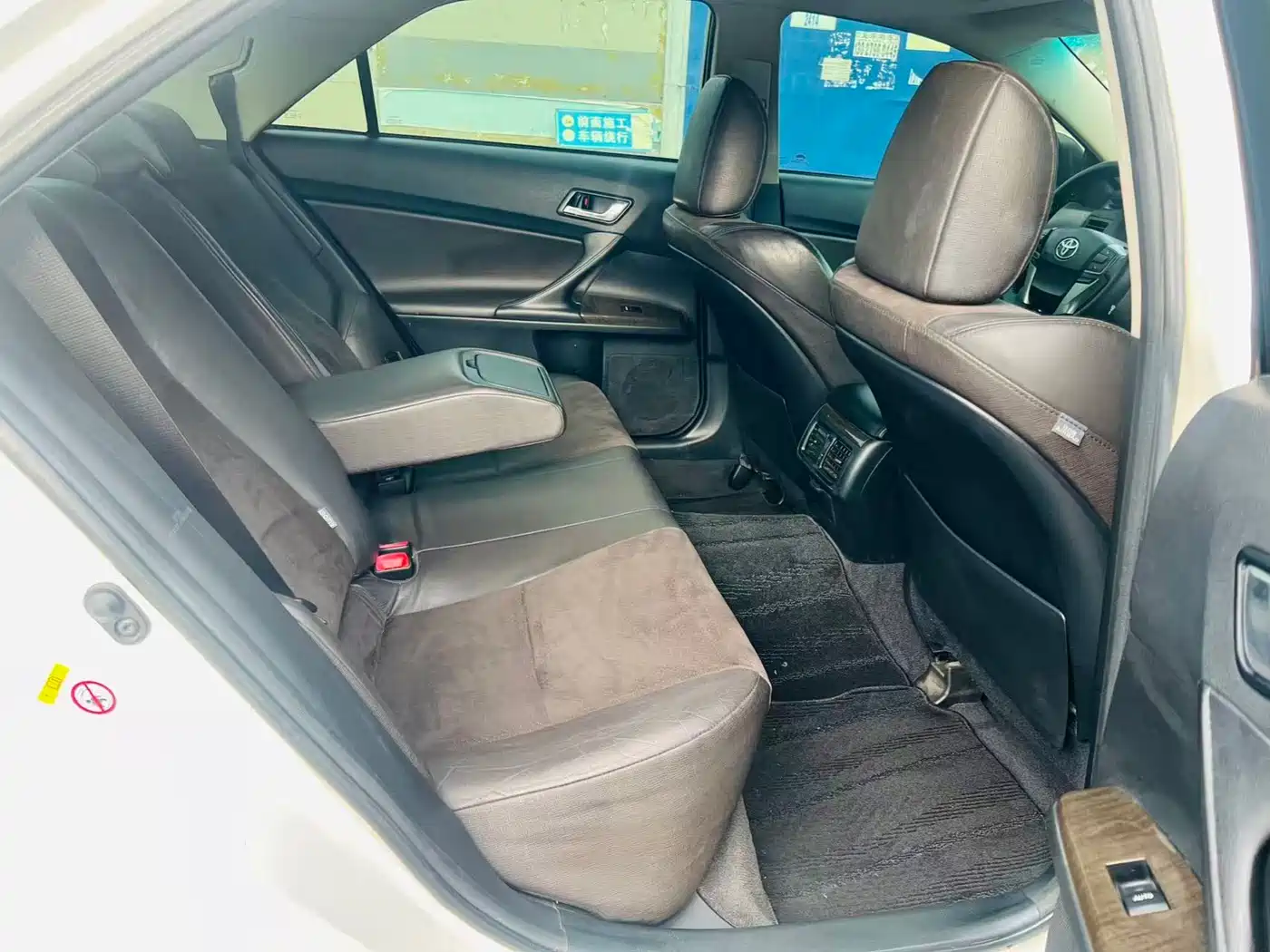 Toyota Reiz 2013 2.5V Premium Edition фото 9
