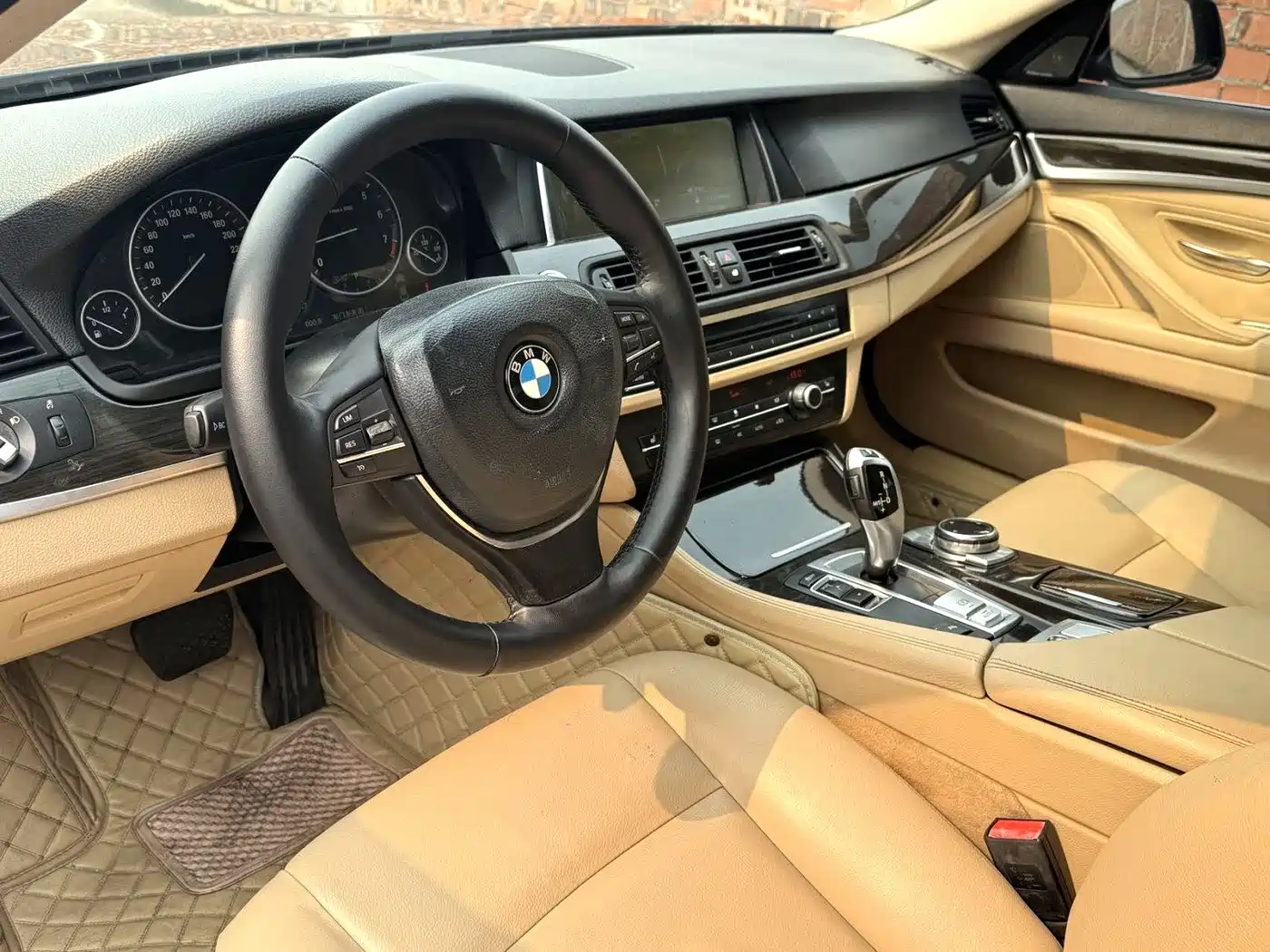 BMW 5 Series 2014 525Li Luxury Design Package фото 13