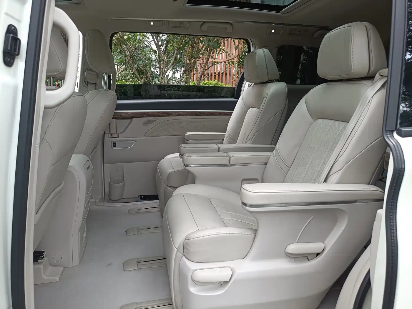 GAC Trumpchi Trumpchi M8 2018 320T Premium Edition фото 9