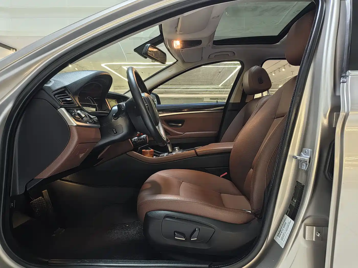 BMW 5 Series 2017 525Li Leading Edition фото 5