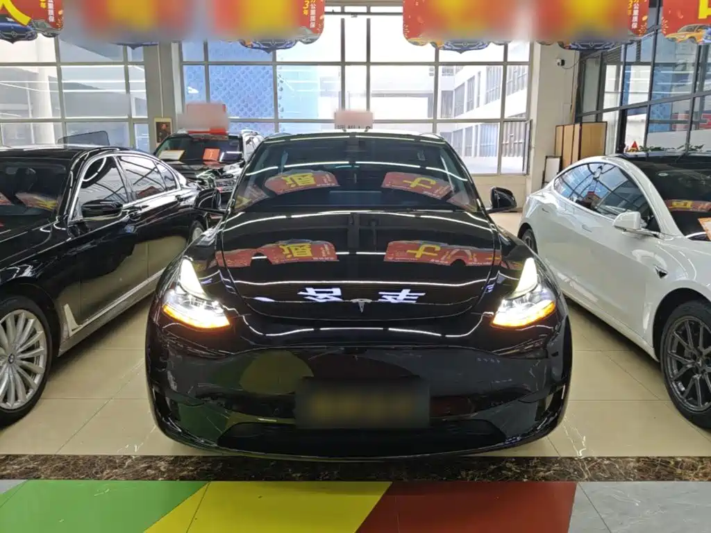 Фото 3 - Tesla Model Y