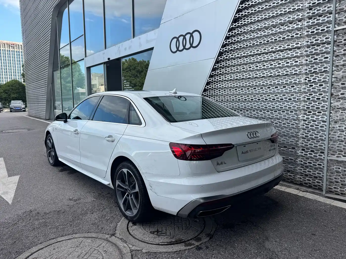 Фото 4 - Audi A4L