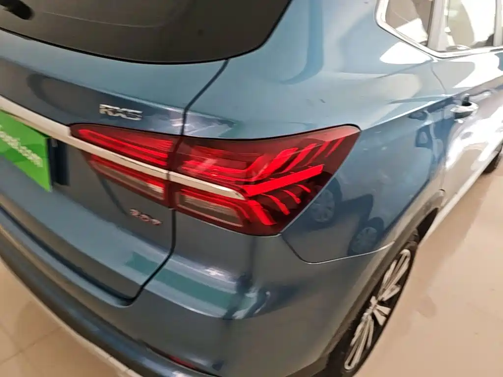 Фото 8 - Roewe RX5