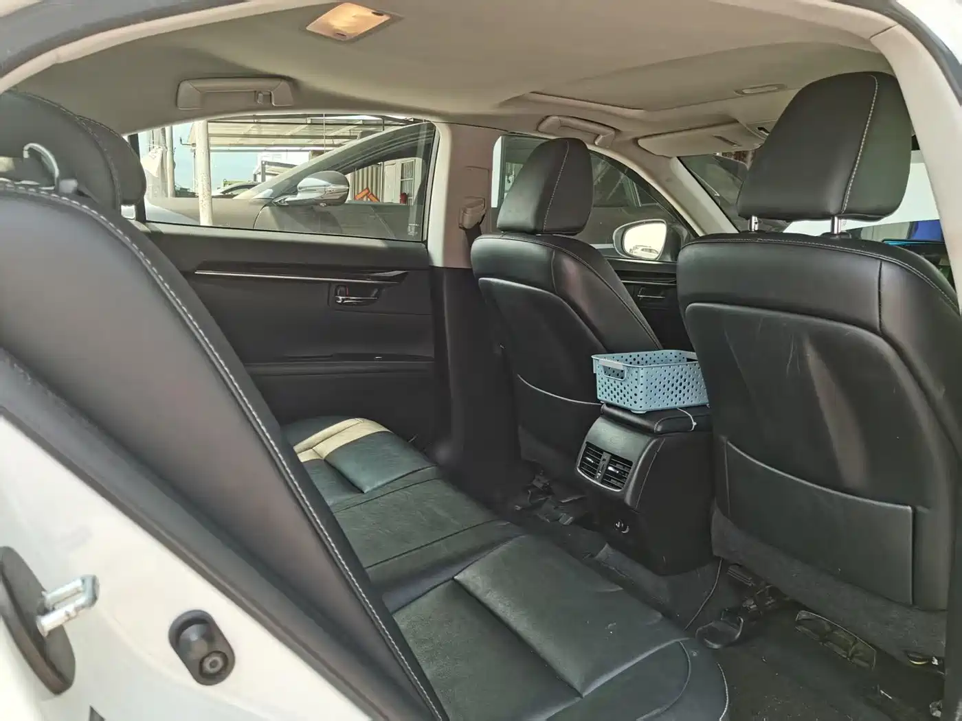 Фото 6 - Lexus ES