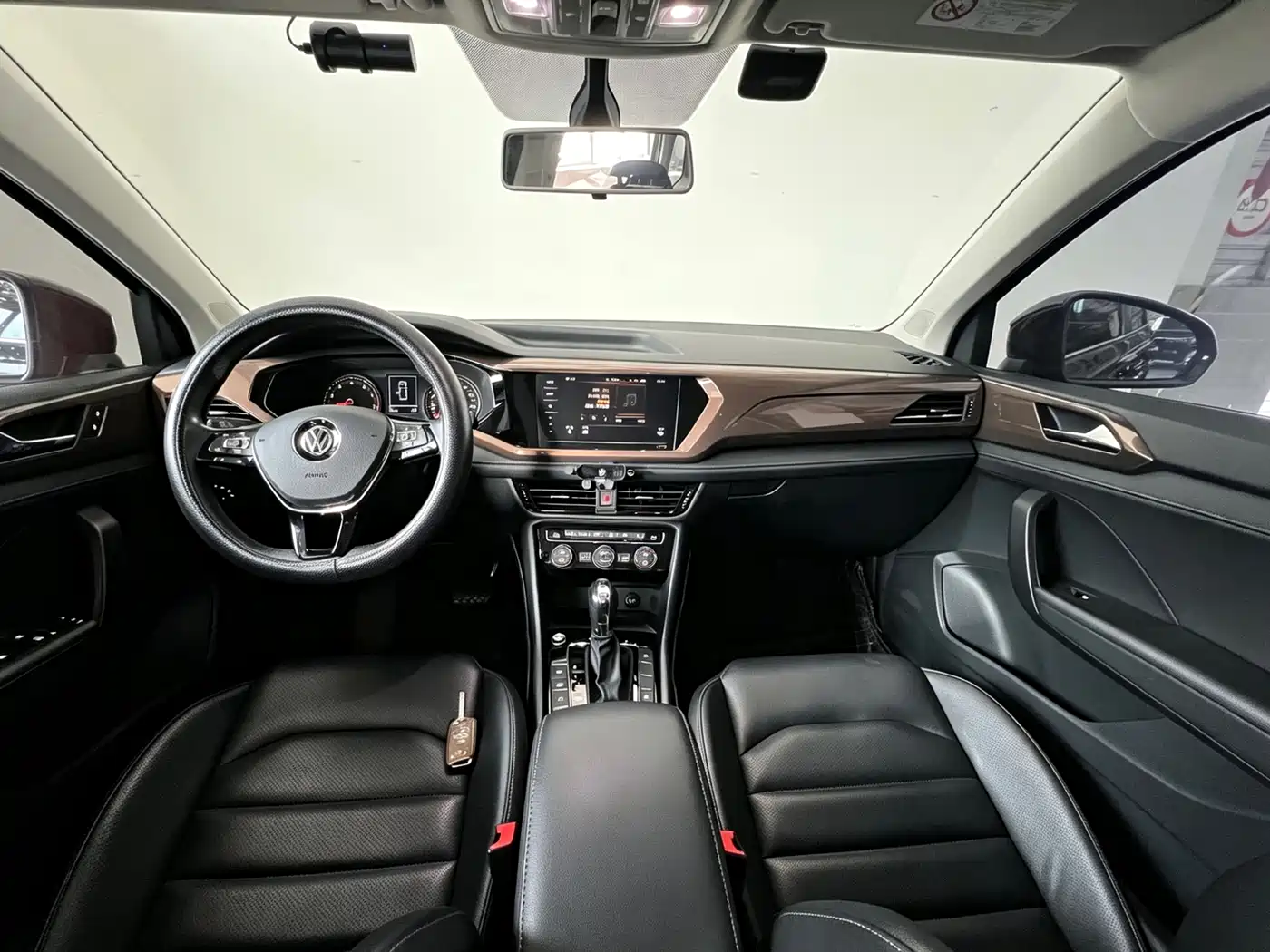 Volkswagen Tharu 2020 330TSI 4WD Luxury Edition China VI фото 9