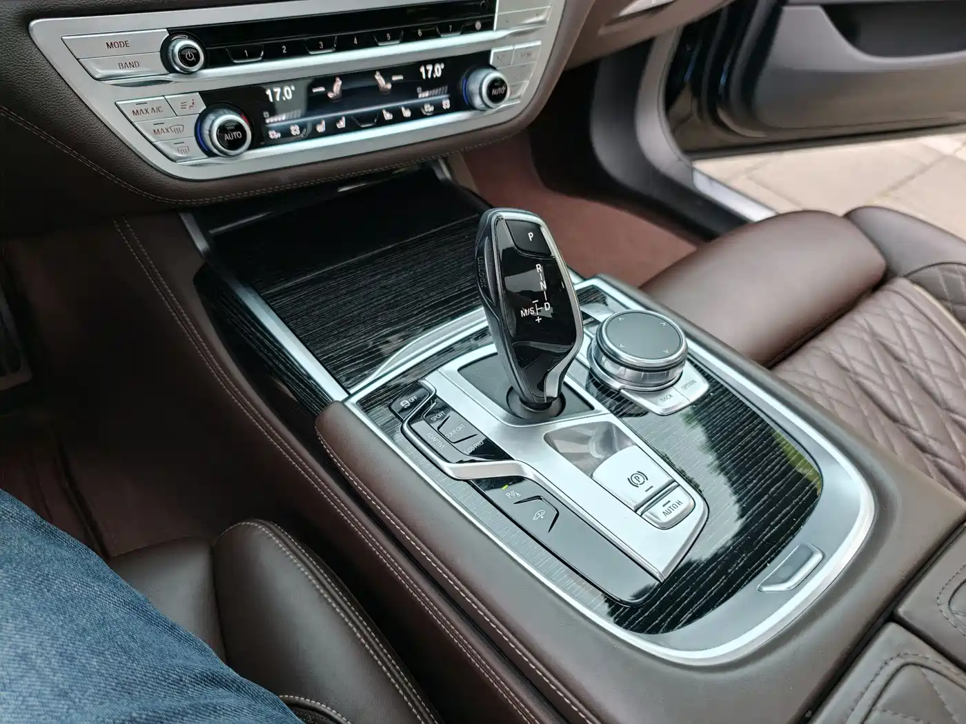 BMW 7 Series 2021 Model 740Li Premium M Sport Package фото 26