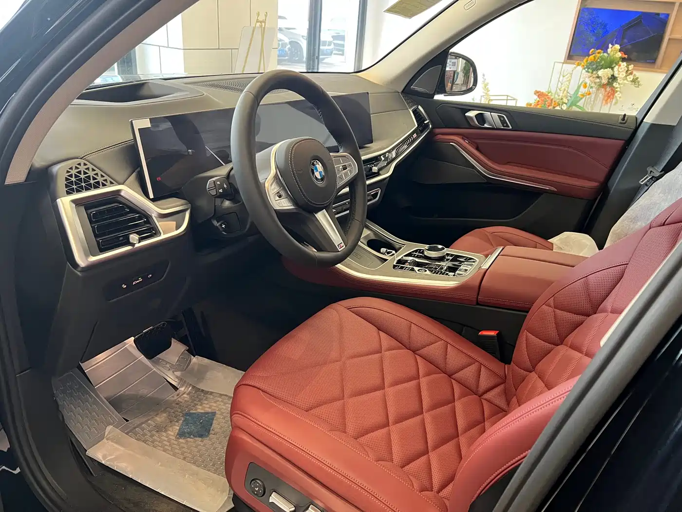 BMW X5 2025 Model xDrive 30Li Exclusive M Sport Blackout Package фото 7