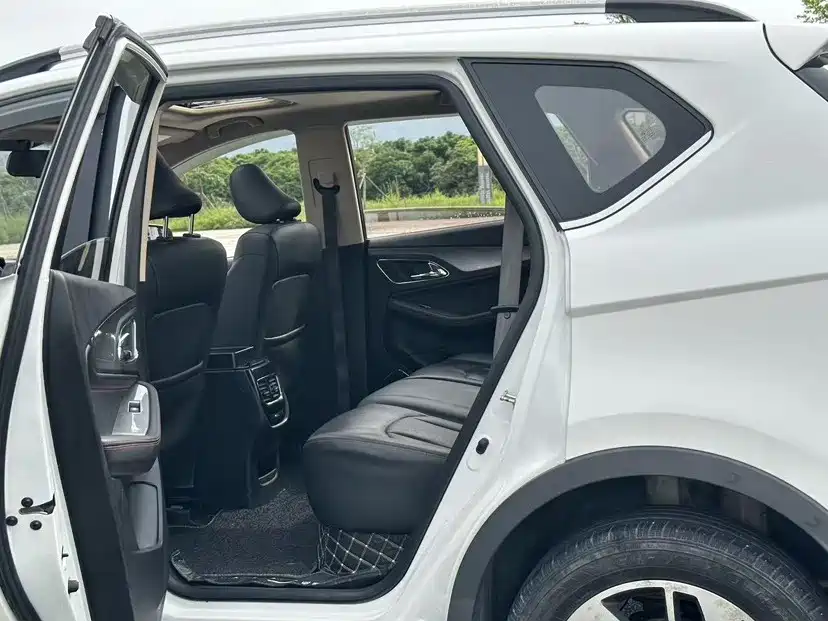 Baojun 560 2017 2016 1.8L iAMT Luxury