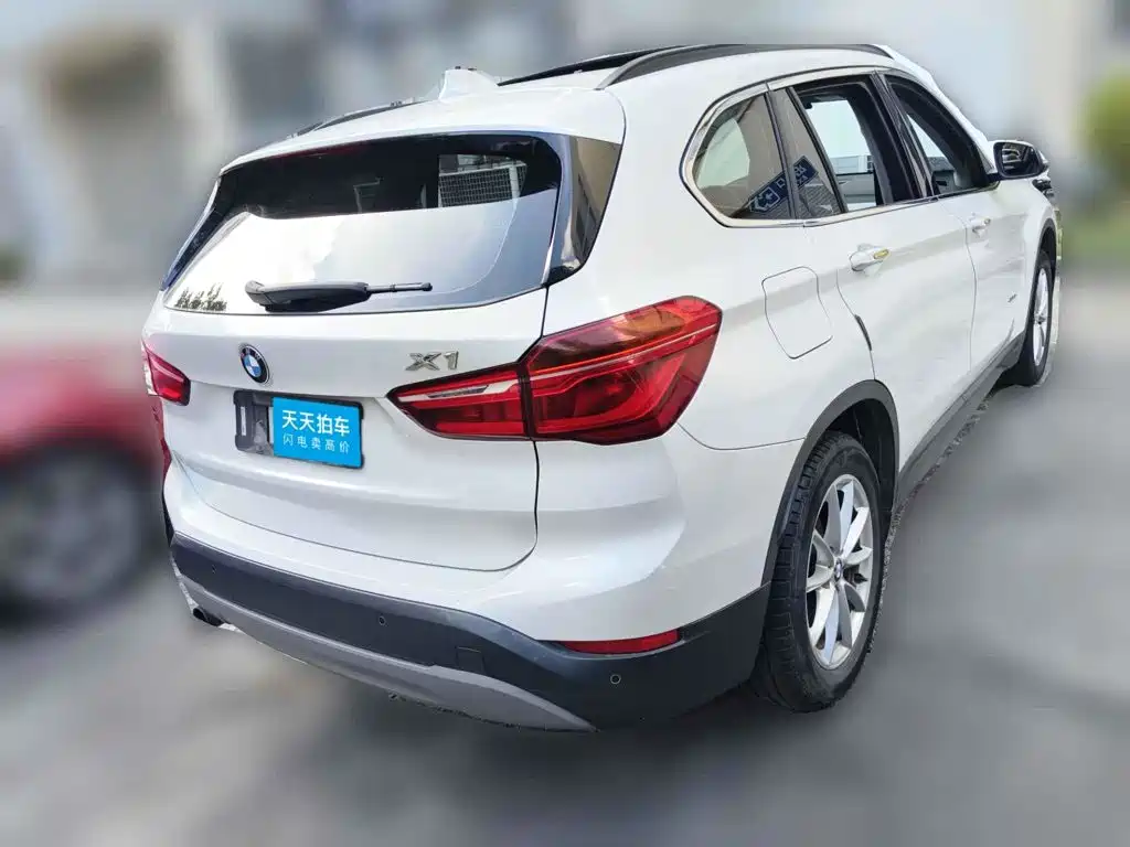 Фото 2 - BMW X1
