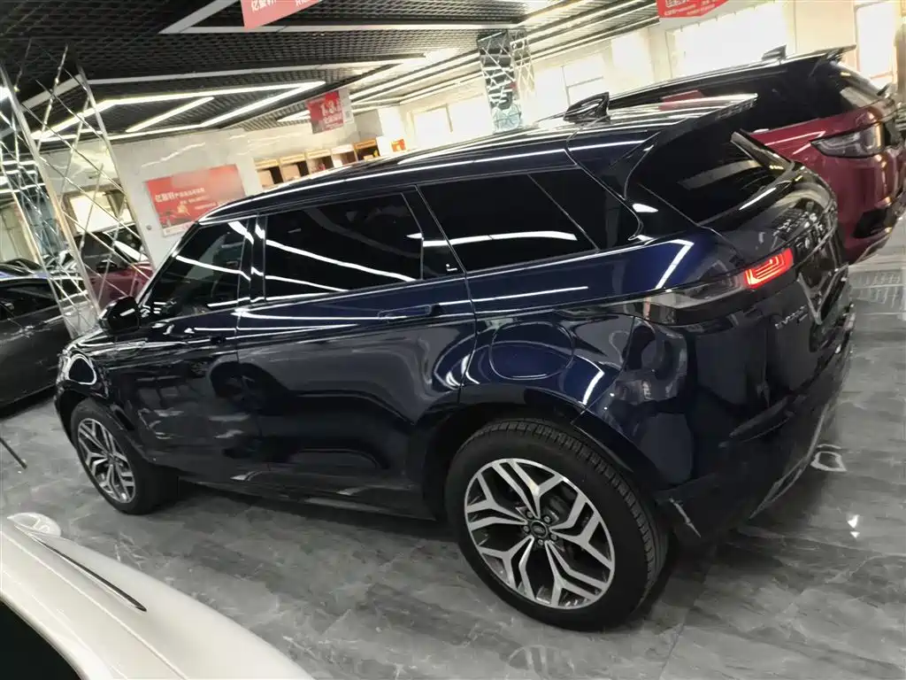 Land Rover Range Rover Evoque New Energy 2021 Range Rover Evoque L P300e Luxury фото 21