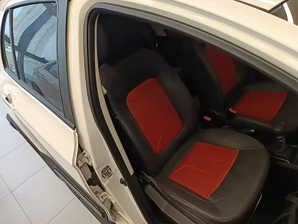 Haval H1 2016 2016 Facelift Blue Label 1.5L AMT Luxury