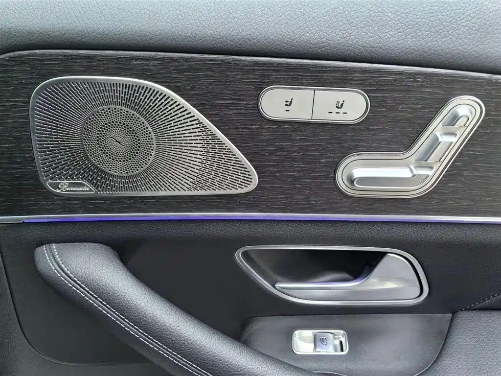 Mercedes-Benz GLE 2024 GLE 450 4MATIC Luxury фото 11