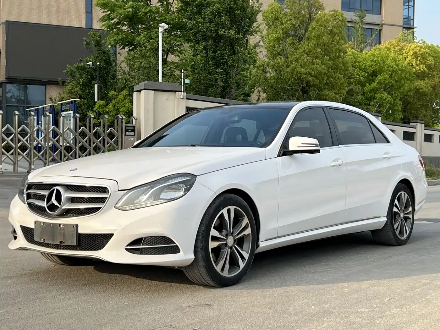 Mercedes-Benz E-Class 2015 Facelift E 180 L