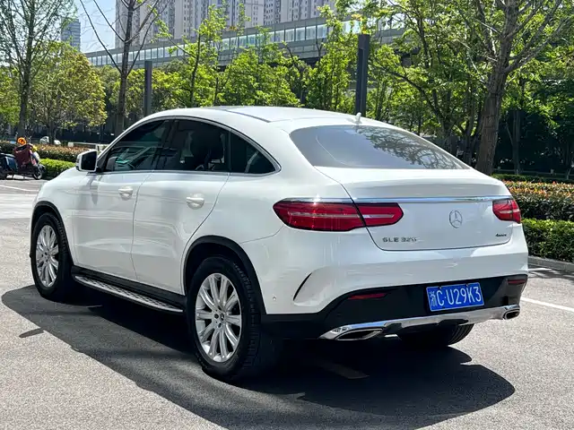 Mercedes-Benz GLE Coupe 2018 GLE 320 4MATIC Coupe SUV — фото 4