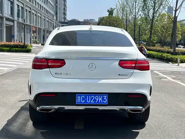Mercedes-Benz GLE Coupe 2018 GLE 320 4MATIC Coupe SUV — фото 5