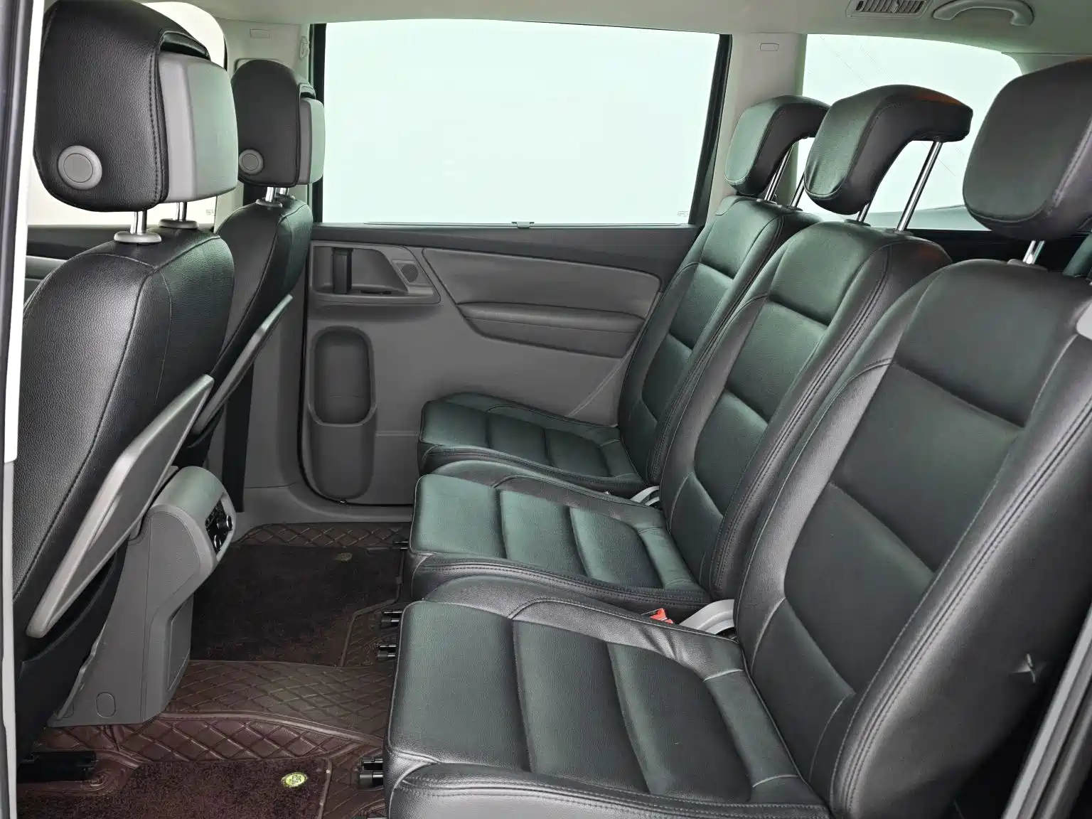 Фото 7 - Volkswagen Sharan