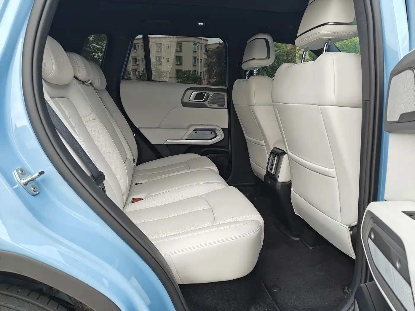 Fang Cheng Bao Titanium 3 2026 2025 501KM AWD Drone Edition (Optional Drone Package)