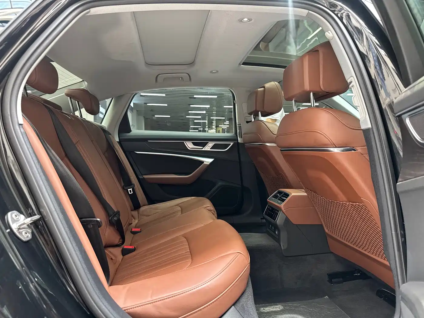 Фото 20 - Audi A6L