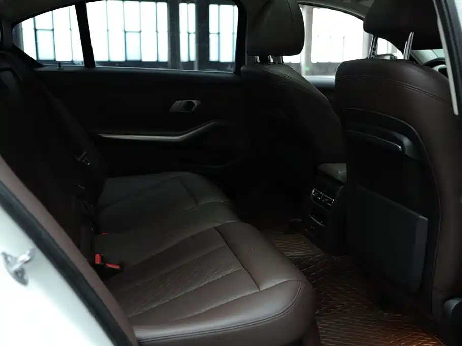 BMW 3 Series 2022 320Li M Sport Package фото 18
