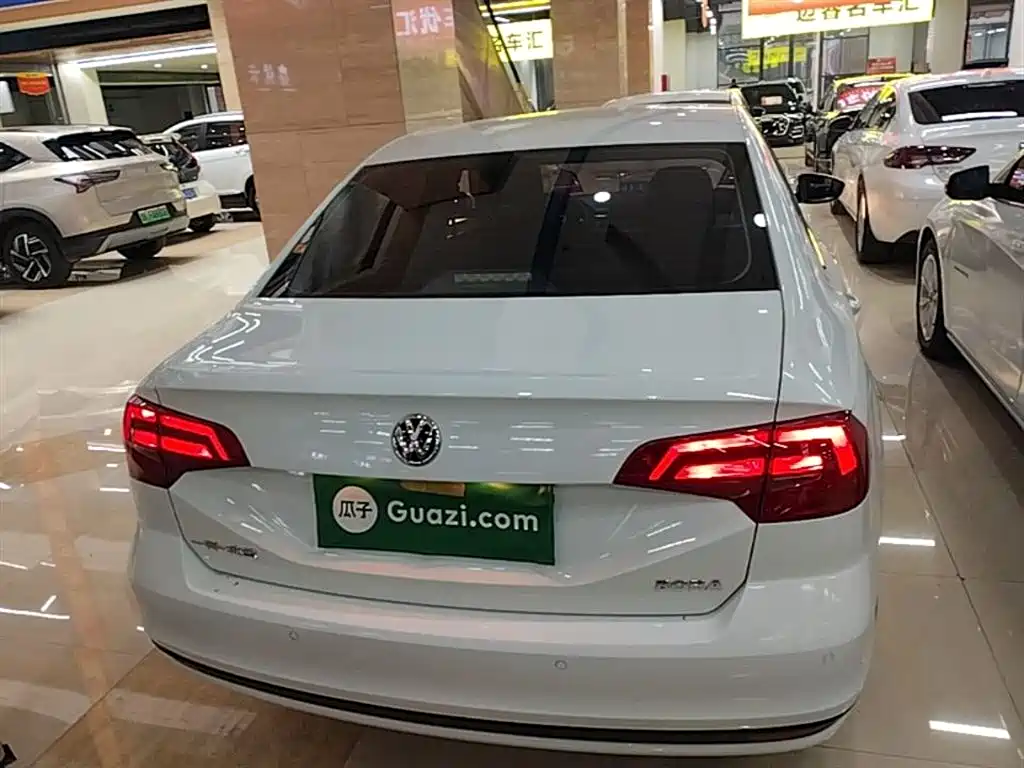 Volkswagen Bora 2018 1.5L Manual Fashion фото 6
