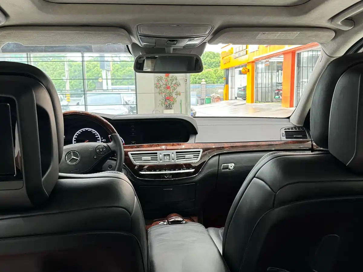 Mercedes-Benz S-Class AMG 2010 AMG S 65 фото 13