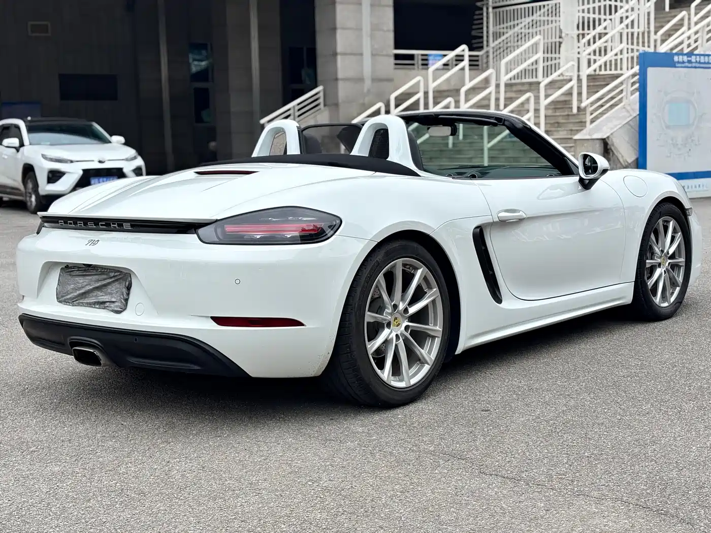 Porsche 718 2018 Boxster 2.0T фото 6