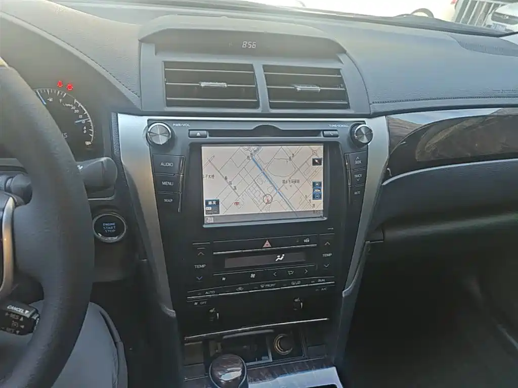 Toyota Camry 2015 2.5G Luxury Navigation Edition фото 13