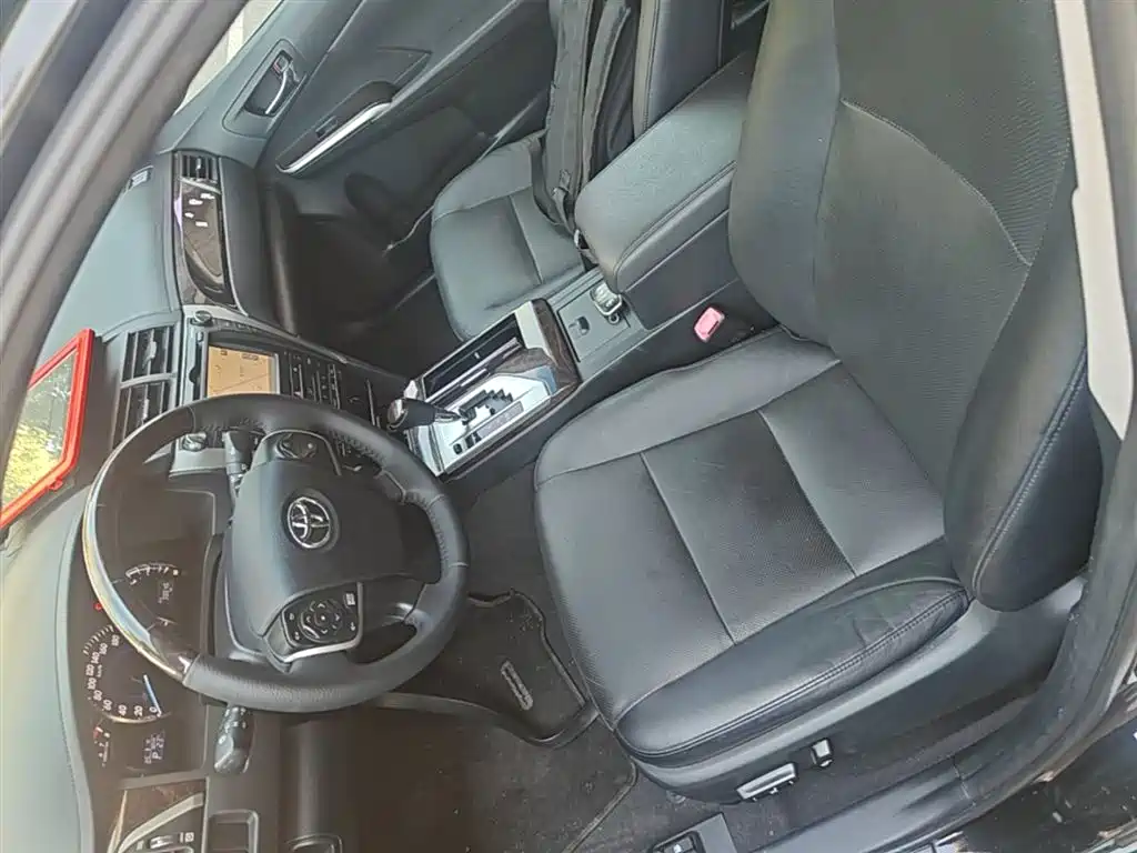 Toyota Camry 2015 2.5G Luxury Navigation Edition фото 15