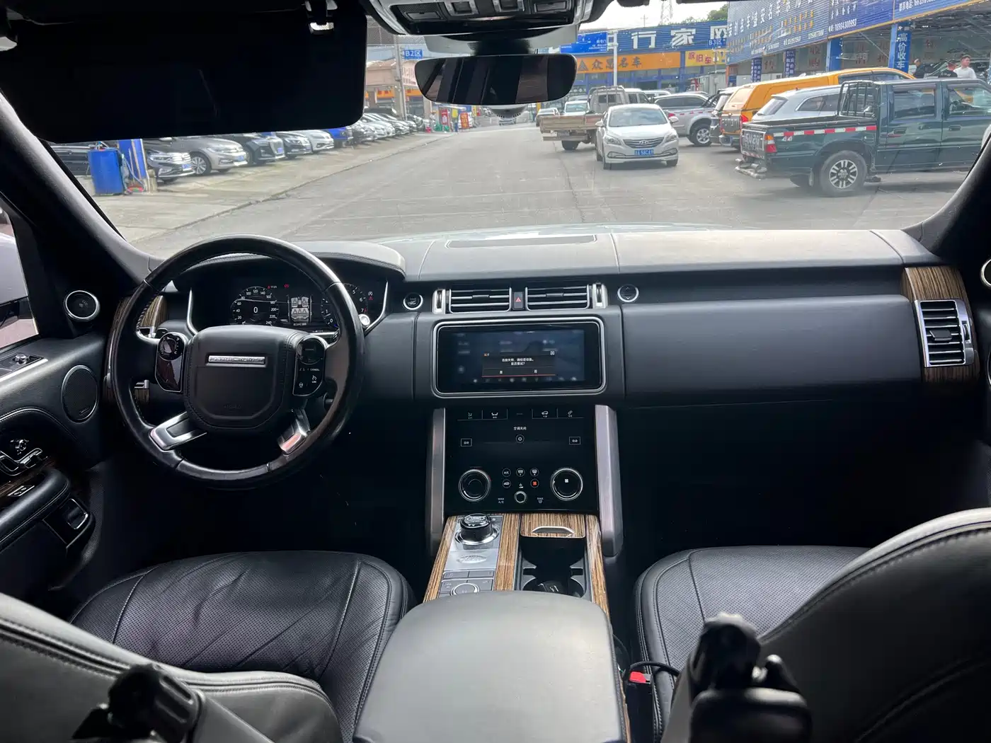Land Rover Range Rover 2018 3.0 SC V6 Vogue Heritage Extended Edition фото 6
