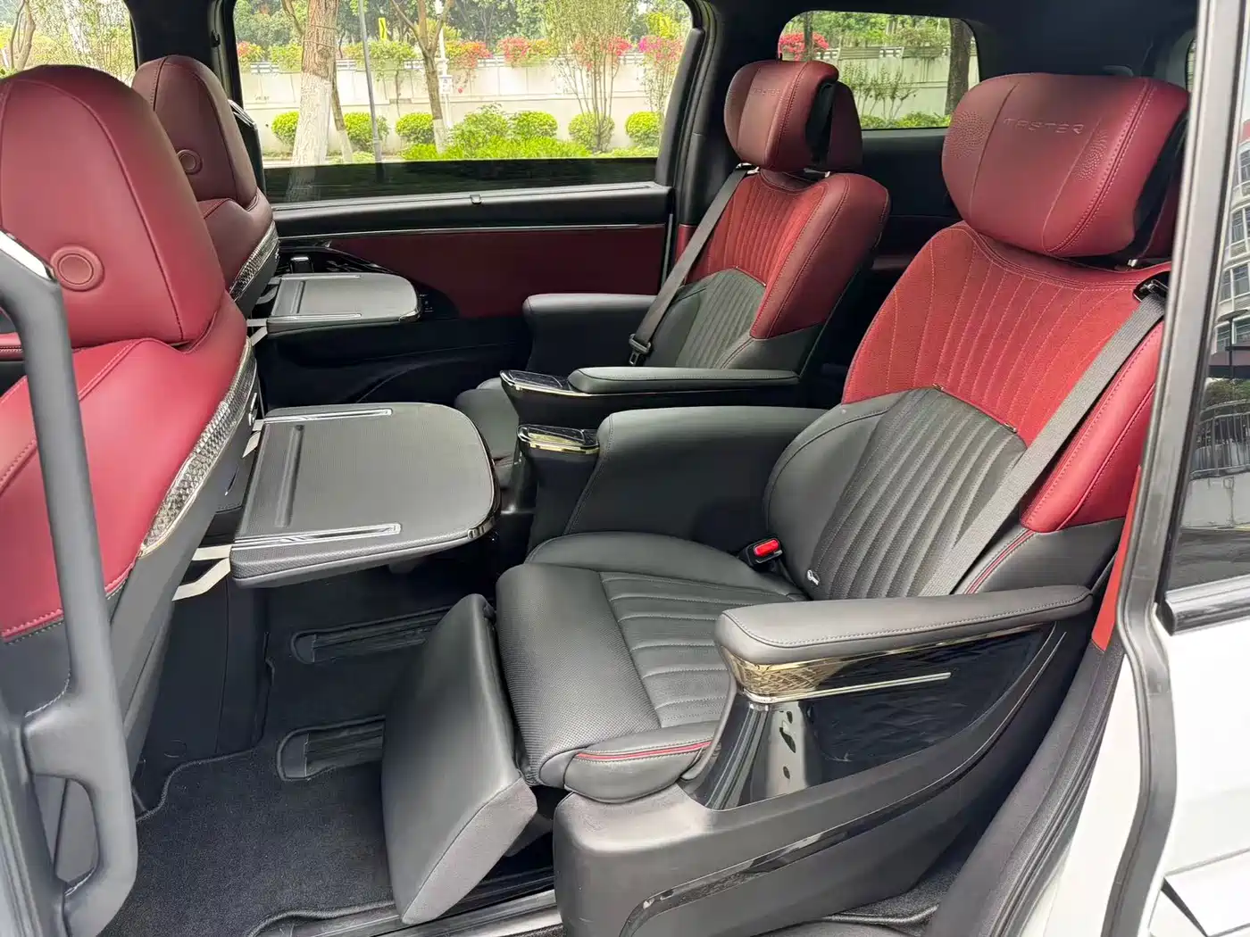 GAC Trumpchi Trumpchi M8 2024 Patriarch Series Twin Engine Flagship Edition фото 11