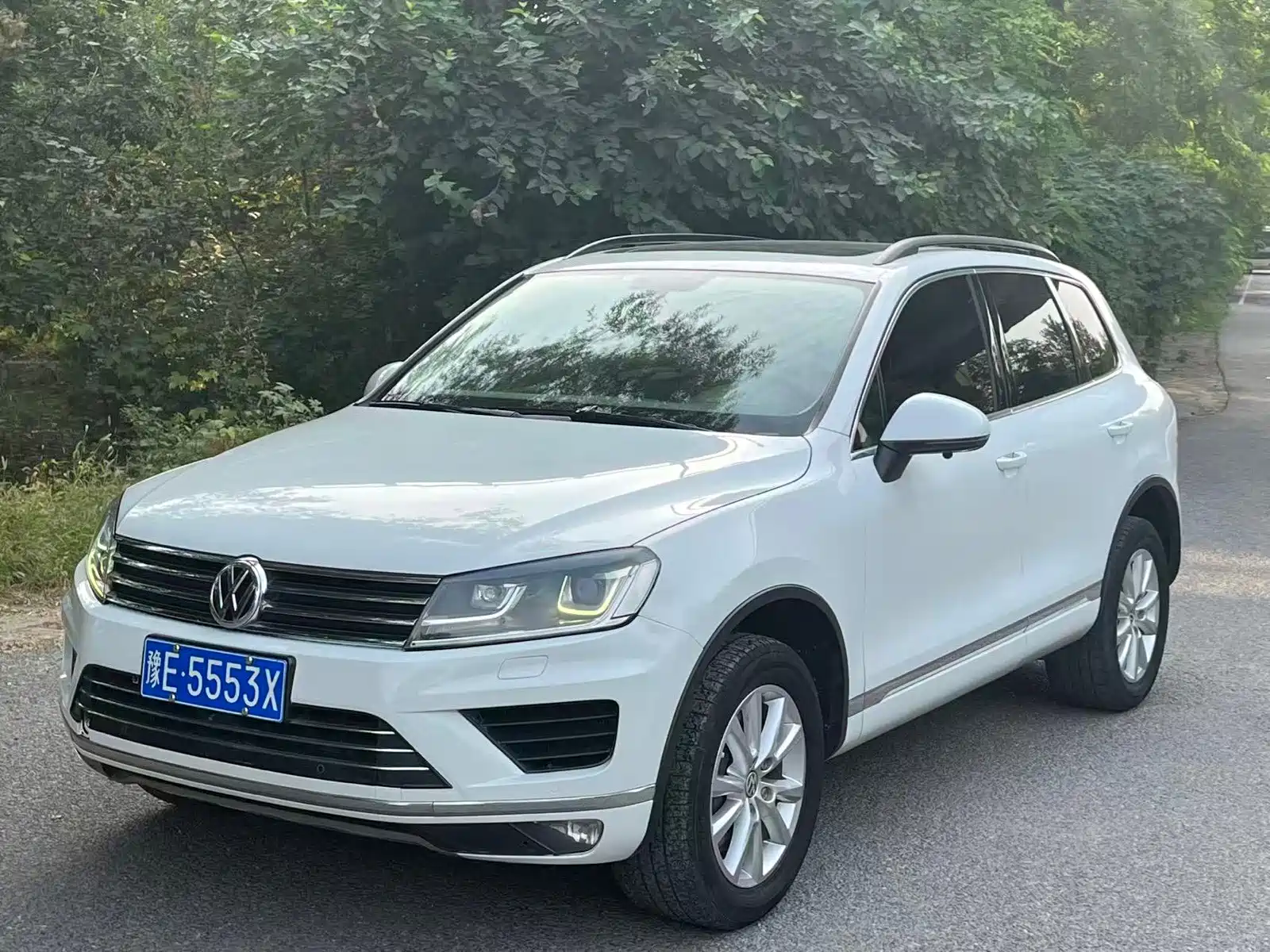 Фото 1 - Volkswagen Touareg